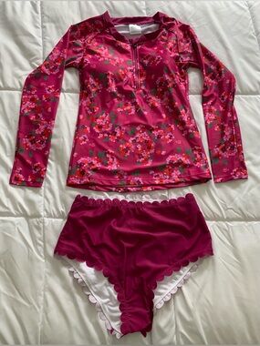 New Honeysuckle Woman’s Swimsuit Size Small